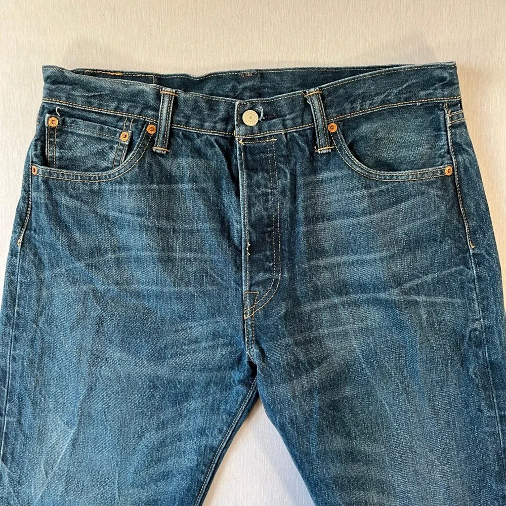 Levis 501 Original Fit Jeans Mens 36x32 (Fit 34x28) Med Wash Button Fly Straight